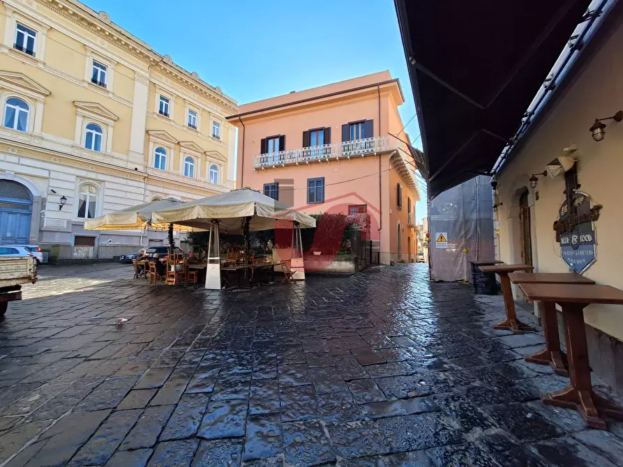 Immagine 1 di Attività commerciale in vendita  in Corso Garibaldi a Benevento