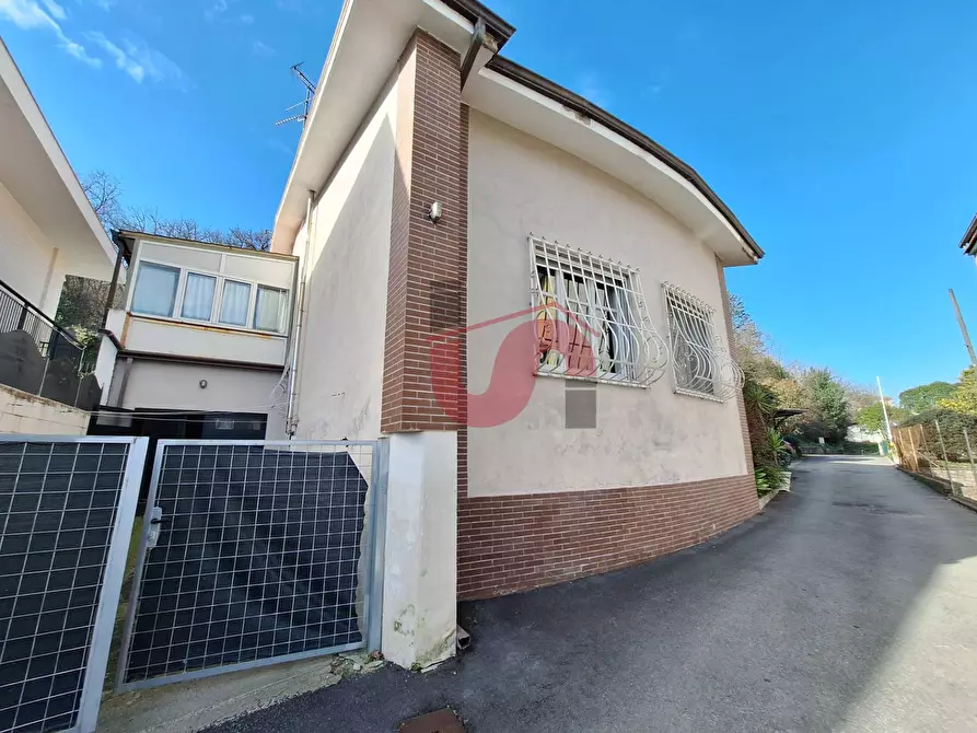 Immagine 16 di Villa in vendita  in Via Bachelet a Benevento