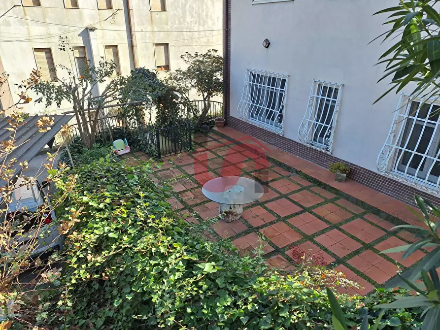 Immagine 10 di Villa in vendita  in Via Bachelet a Benevento