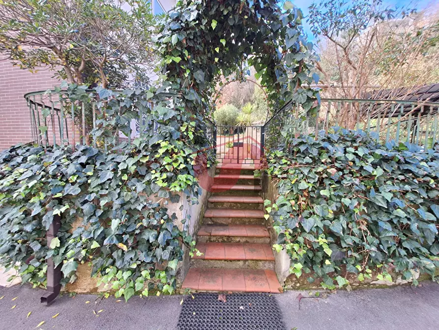 Immagine 2 di Villa in vendita  in Via Bachelet a Benevento