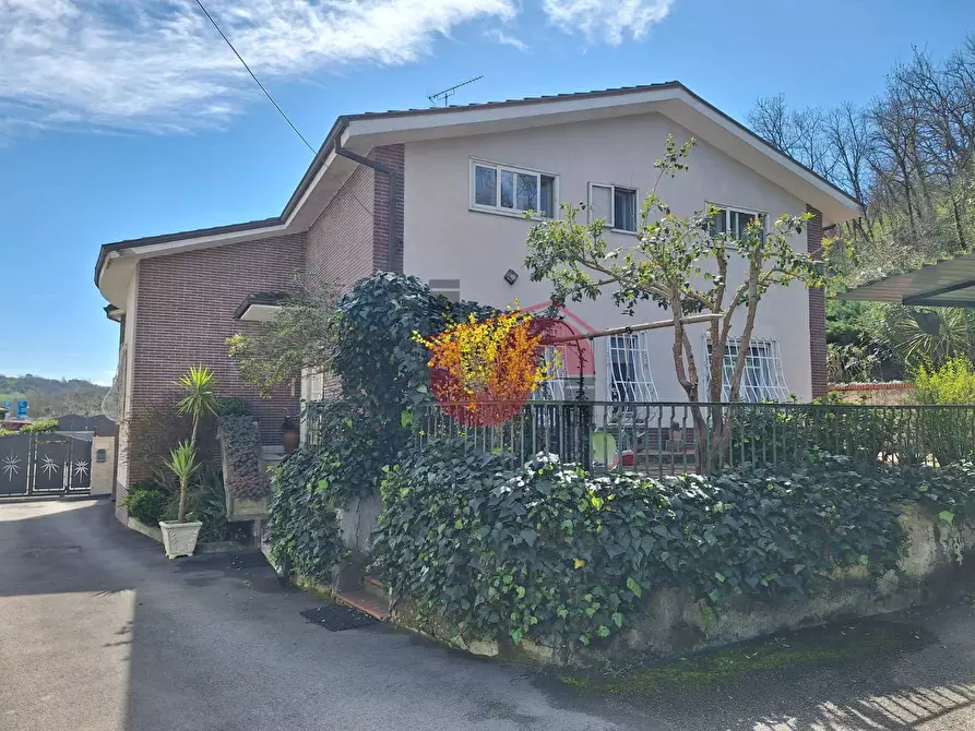 Immagine 3 di Villa in vendita  in Via Bachelet a Benevento