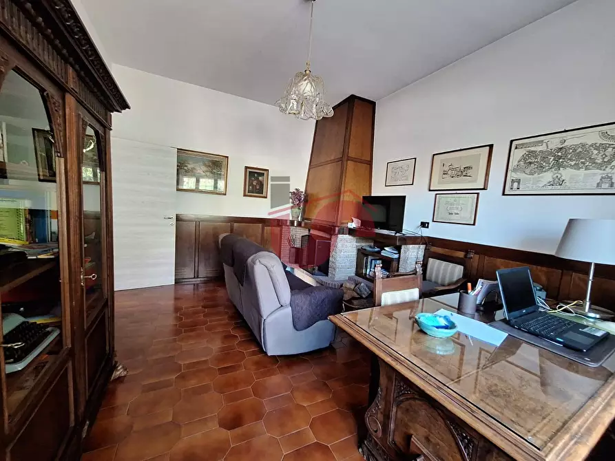 Immagine 30 di Villa in vendita  in Via Bachelet a Benevento