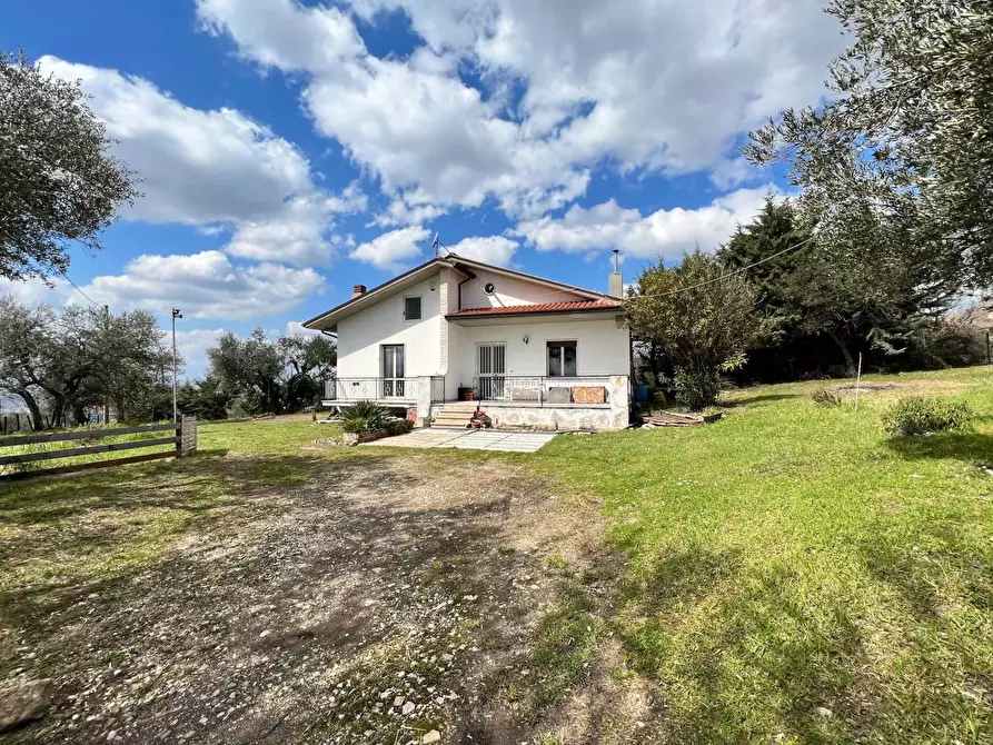 Immagine 1 di Casa indipendente in vendita  in C.da San Cipriano a Gesualdo