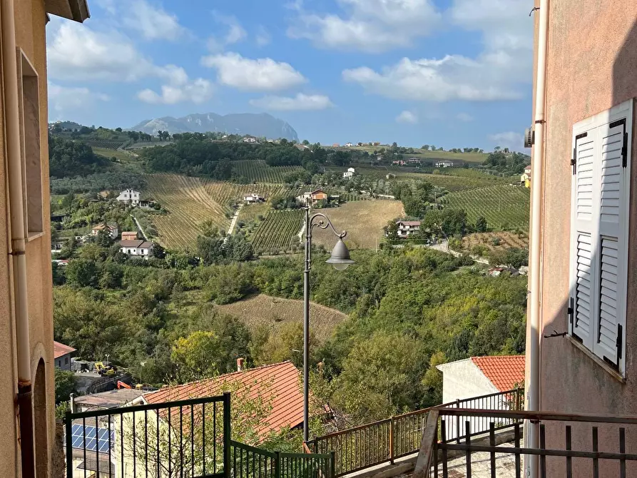 Immagine 1 di Casa indipendente in vendita  in Via Cancello a Castelfranci