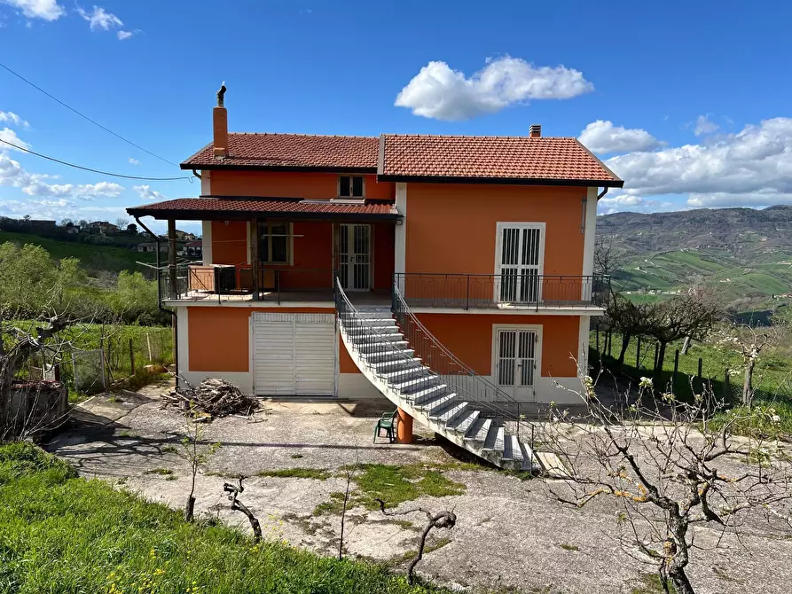 Immagine 1 di Casa indipendente in vendita  a Guardia Lombardi