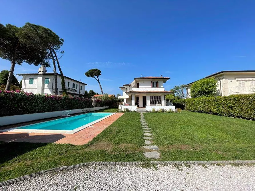 Immagine 3 di Villa in affitto  a Forte Dei Marmi
