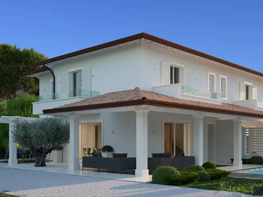 Immagine 3 di Casa bifamiliare in vendita  in via Terreni Pacchiani a Forte Dei Marmi