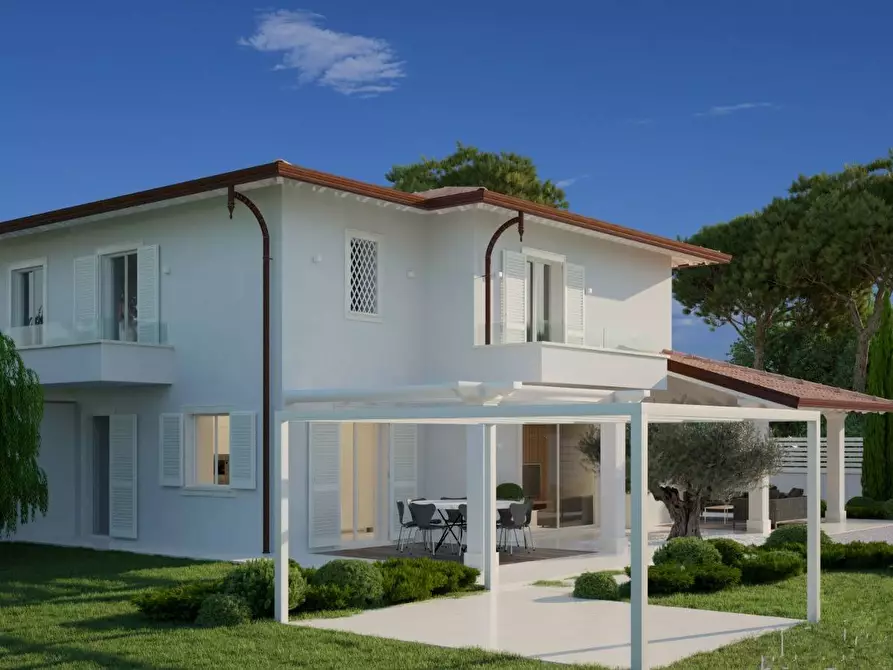 Immagine 2 di Casa bifamiliare in vendita  in via Terreni Pacchiani a Forte Dei Marmi