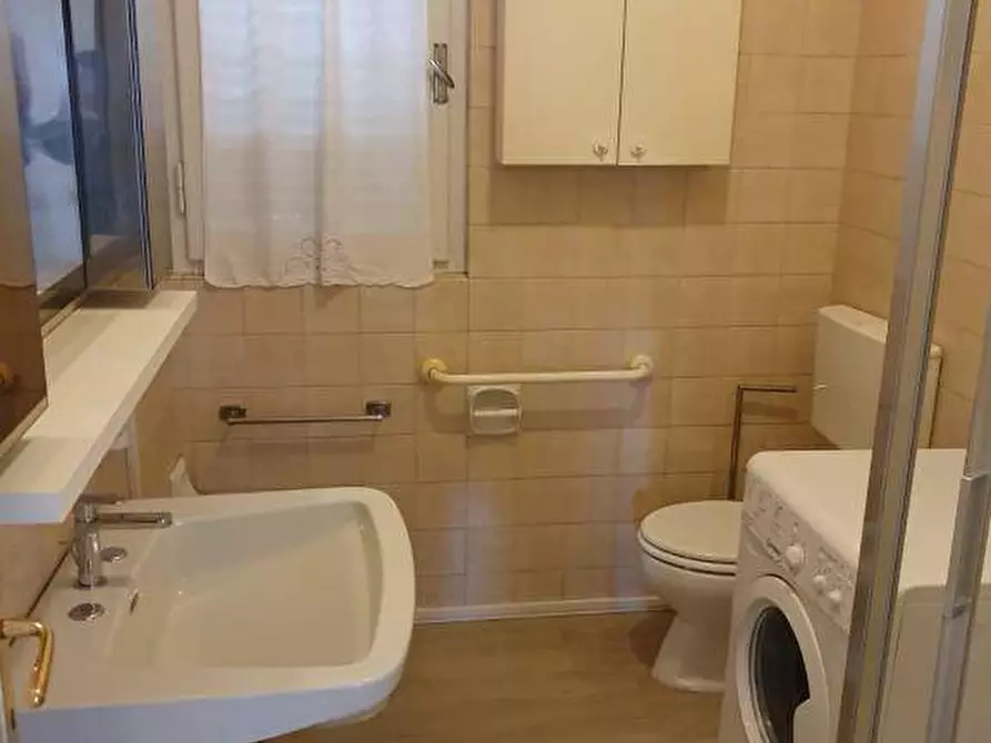 Immagine 10 di Appartamento in vendita  in mazzini a Forte Dei Marmi