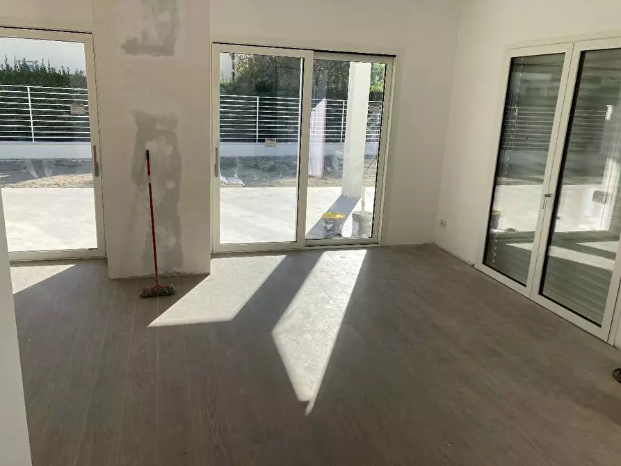 Immagine 4 di Villa in vendita  in via mazzini a Forte Dei Marmi