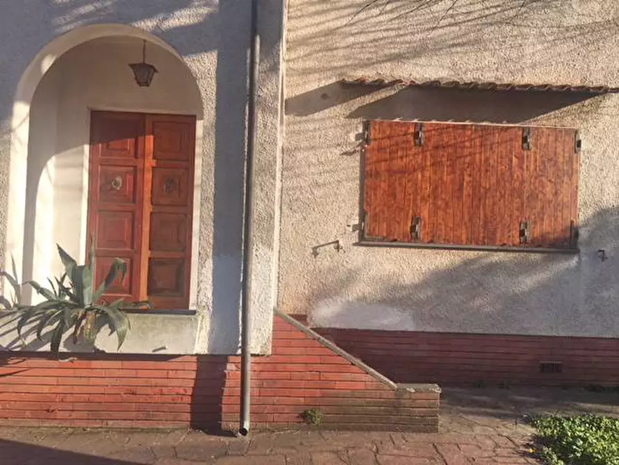 Immagine 4 di Villa in vendita  a Forte Dei Marmi