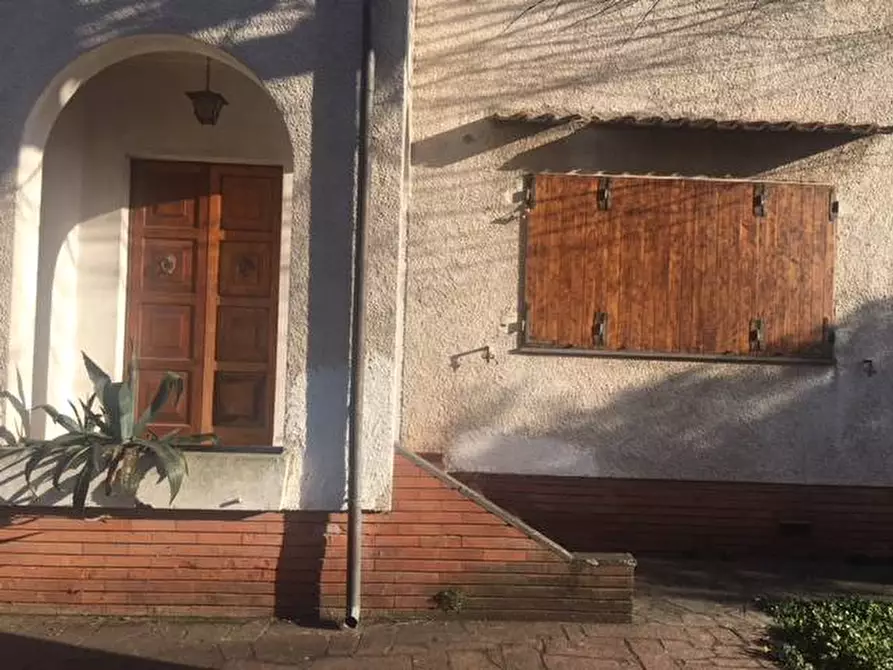 Immagine 8 di Villa in vendita  a Forte Dei Marmi