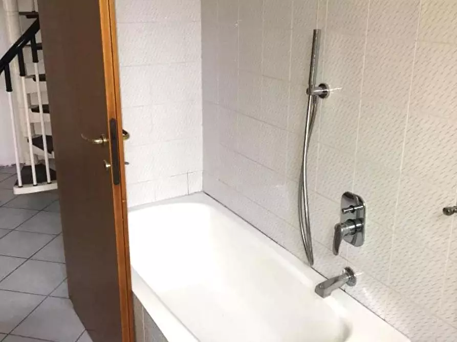 Immagine 10 di Appartamento in vendita  in VIA GAMBIRASI a Suisio