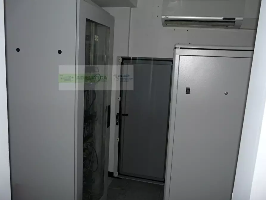 Immagine 20 di Locale commerciale in affitto  in marsala a San Benedetto Del Tronto