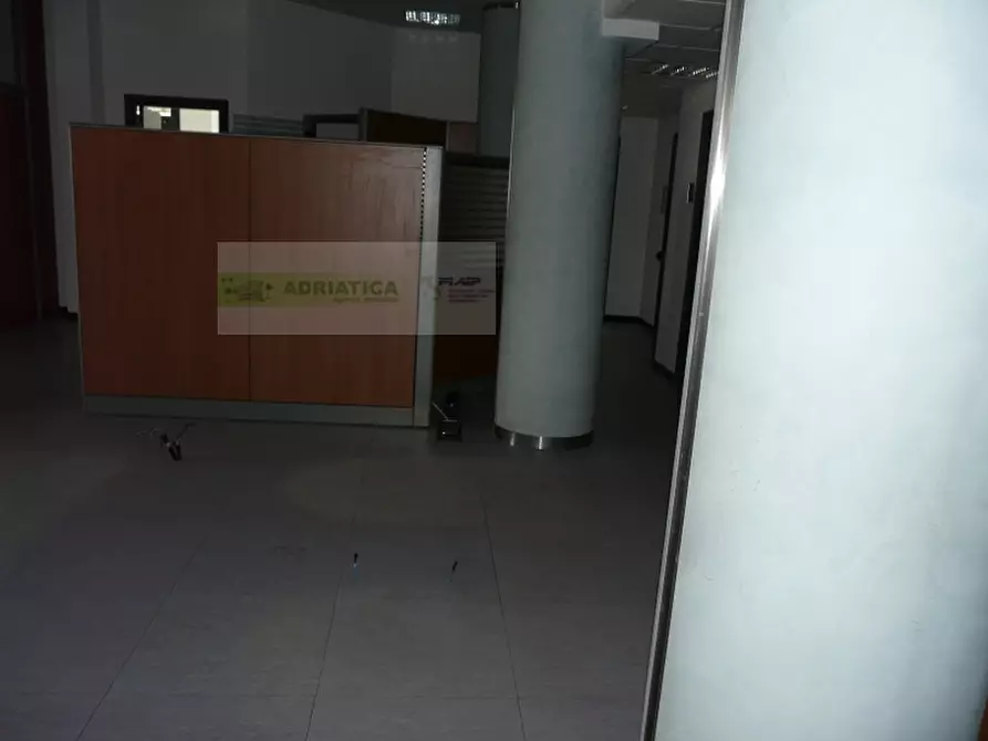 Immagine 23 di Locale commerciale in affitto  in marsala a San Benedetto Del Tronto