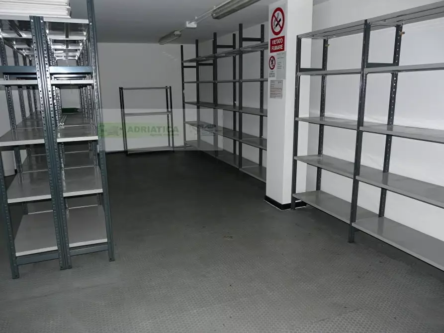 Immagine 24 di Locale commerciale in affitto  in marsala a San Benedetto Del Tronto