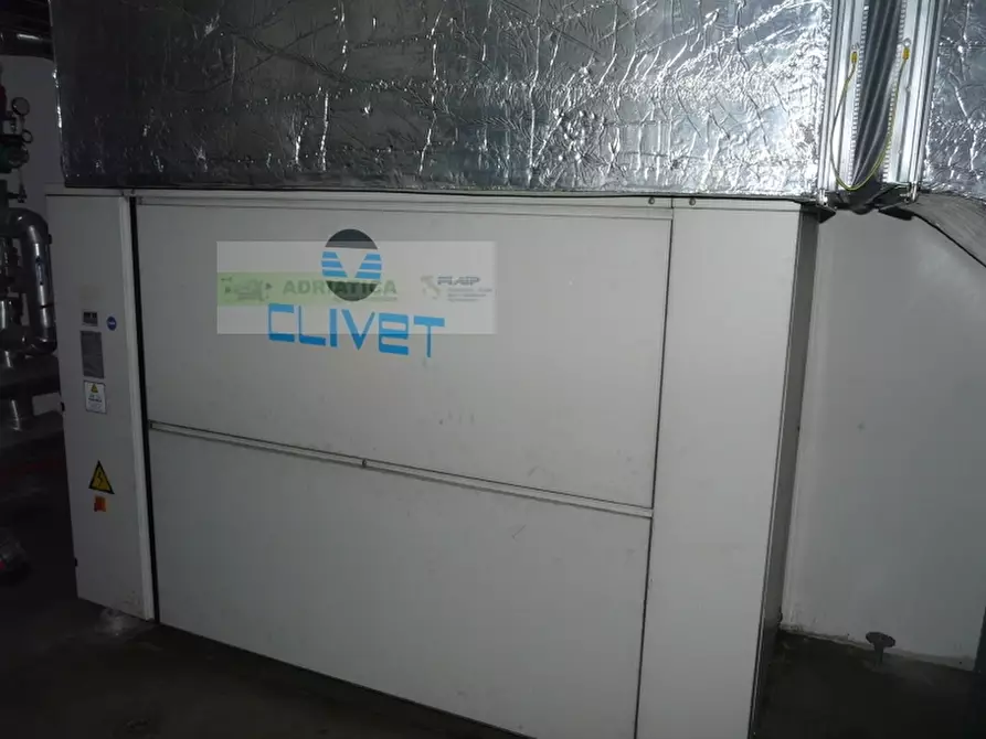 Immagine 28 di Locale commerciale in affitto  in marsala a San Benedetto Del Tronto