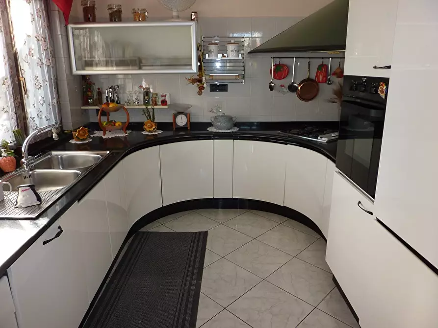 Immagine 7 di Villa in vendita  in Via Napoli a San Benedetto Del Tronto