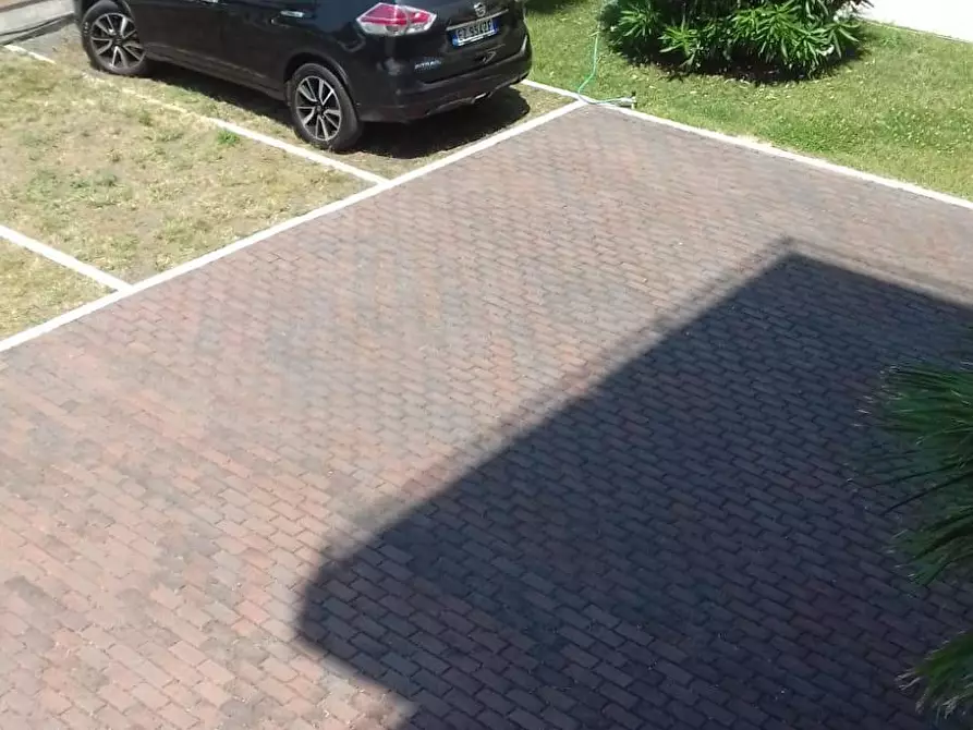 Immagine 28 di Appartamento in vendita  in via dei pioppi a Martinsicuro