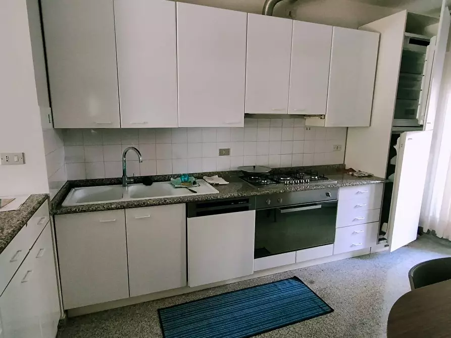 Immagine 13 di Appartamento in vendita  in Via Firenze a Grottammare