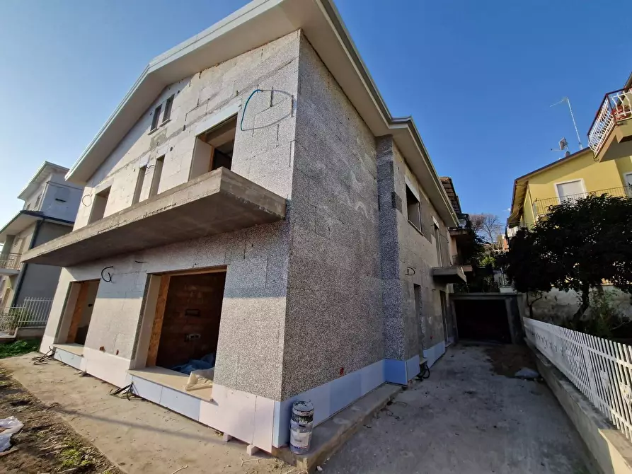 Immagine 2 di Villetta a schiera in vendita  in puccini a Grottammare