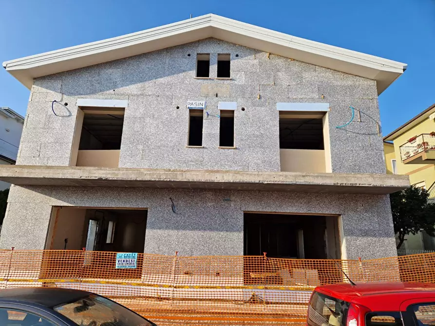 Immagine 7 di Villetta a schiera in vendita  in puccini a Grottammare