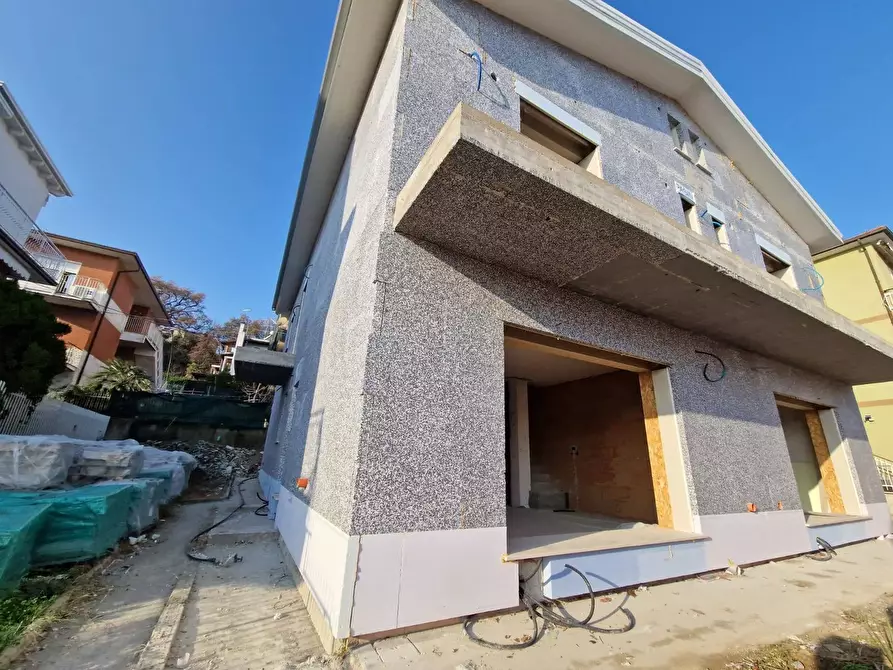 Immagine 8 di Villetta a schiera in vendita  in puccini a Grottammare