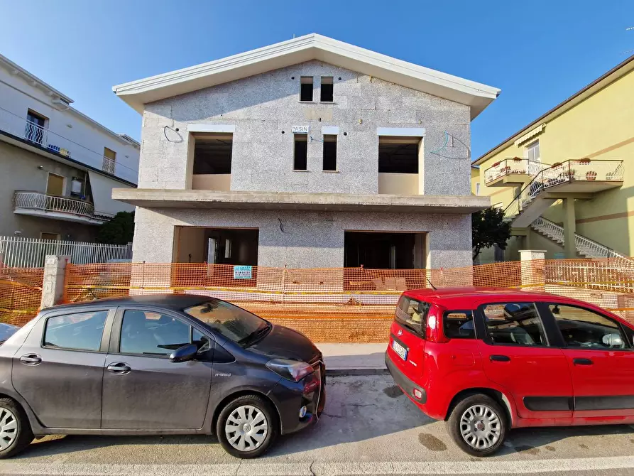 Immagine 11 di Villetta a schiera in vendita  in puccini a Grottammare