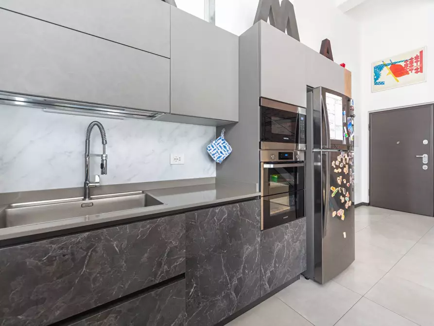 Immagine 9 di Appartamento in vendita  in Via Pompeo Mariani a Milano