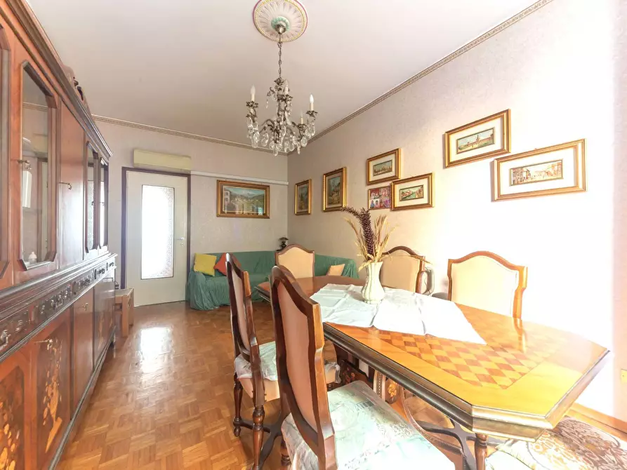 Immagine 5 di Appartamento in vendita  in via Monti Sabini a Milano