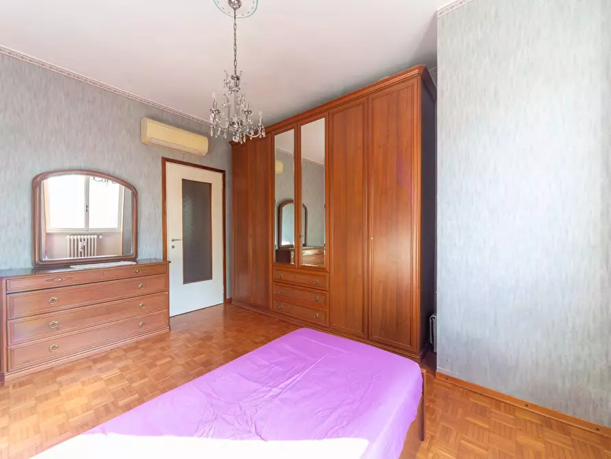 Immagine 15 di Appartamento in vendita  in via Monti Sabini a Milano