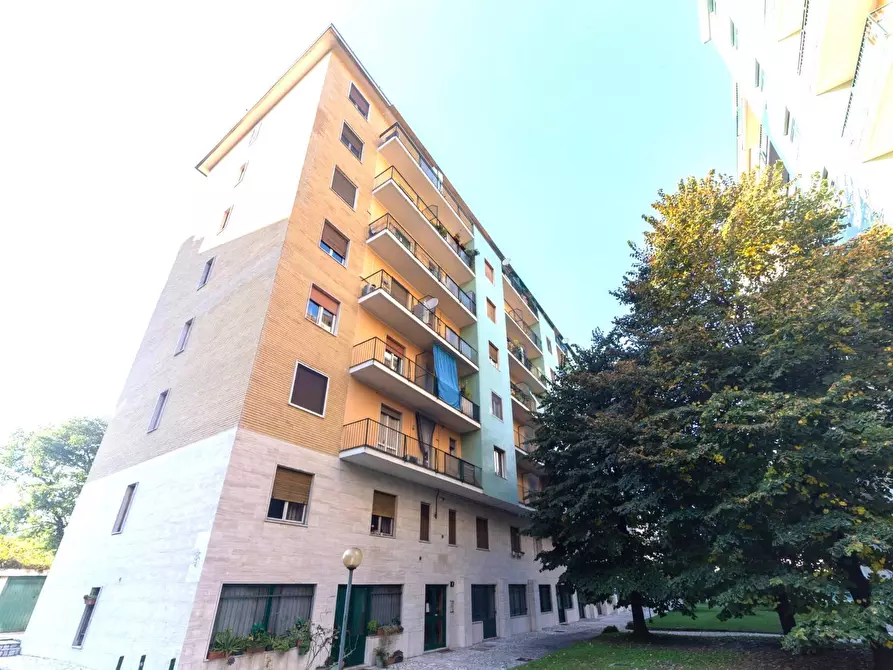 Immagine 27 di Appartamento in vendita  in via Monti Sabini a Milano