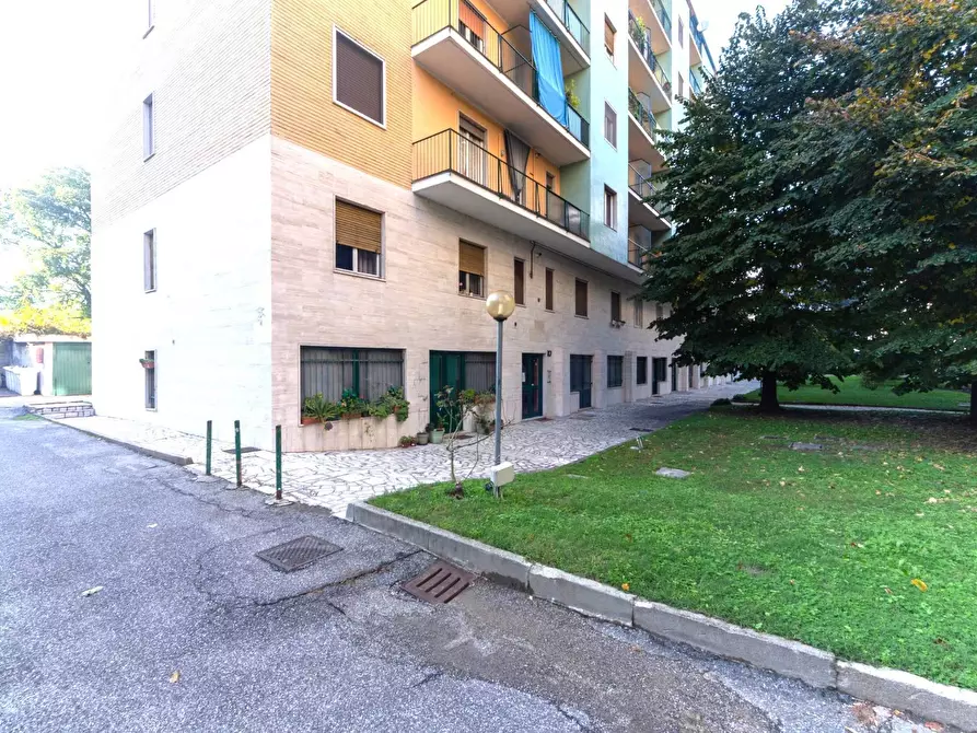 Immagine 28 di Appartamento in vendita  in via Monti Sabini a Milano