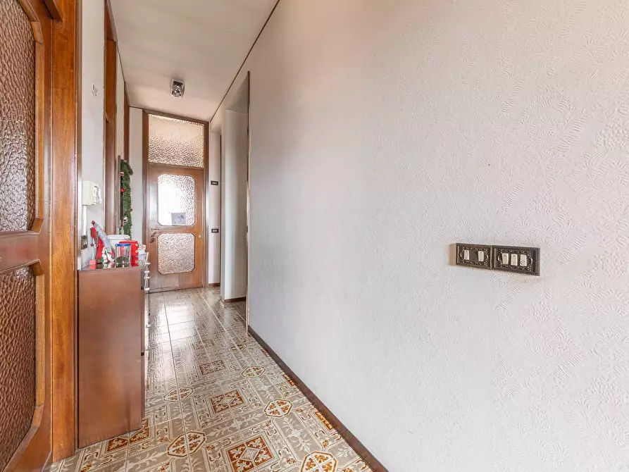 Immagine 9 di Villa in vendita  in via Piave a Corsico