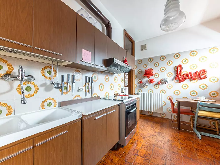 Immagine 11 di Villa in vendita  in via Piave a Corsico