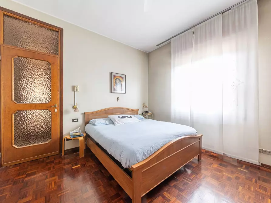 Immagine 19 di Villa in vendita  in via Piave a Corsico