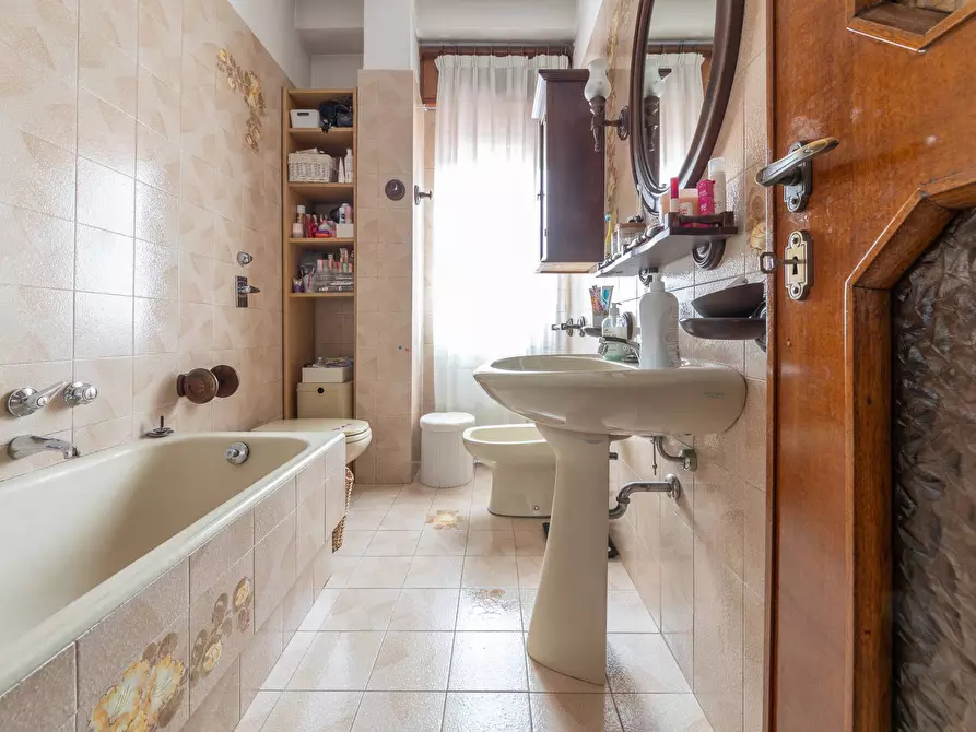 Immagine 26 di Villa in vendita  in via Piave a Corsico