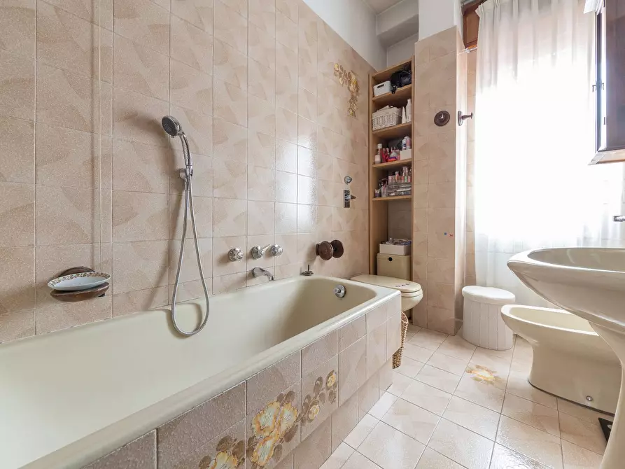 Immagine 27 di Villa in vendita  in via Piave a Corsico