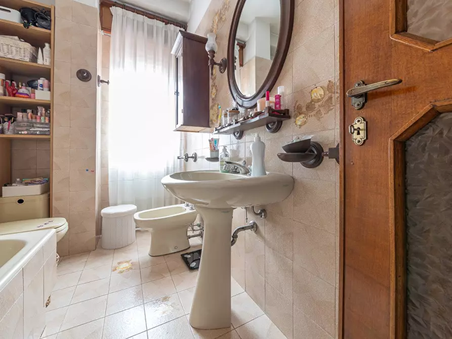 Immagine 28 di Villa in vendita  in via Piave a Corsico