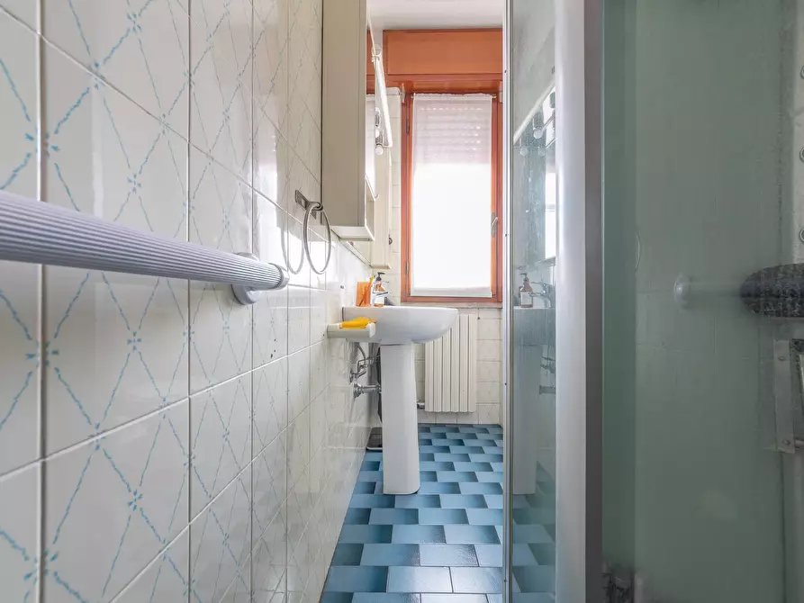 Immagine 29 di Villa in vendita  in via Piave a Corsico