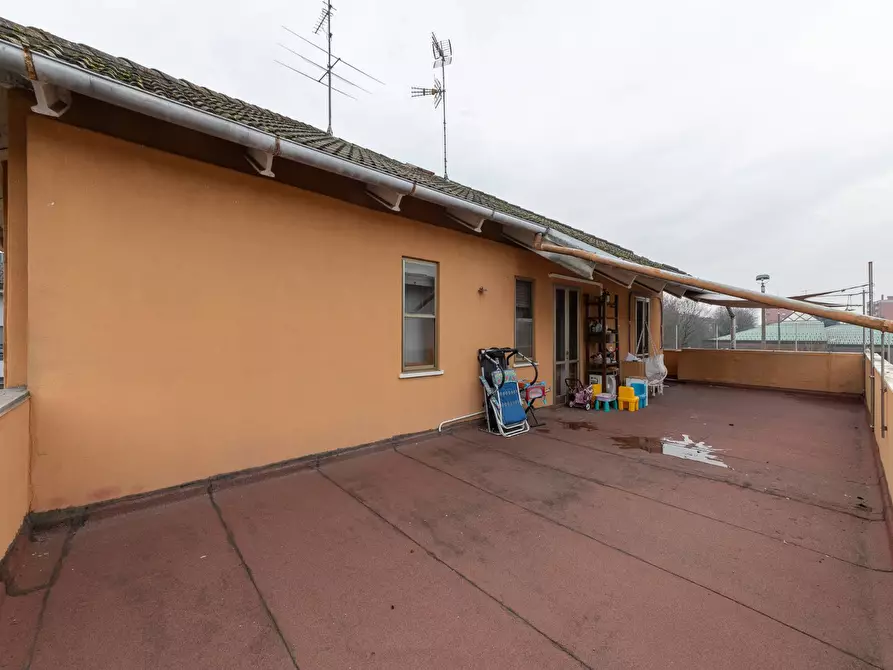 Immagine 6 di Villa in vendita  in via Piave a Corsico