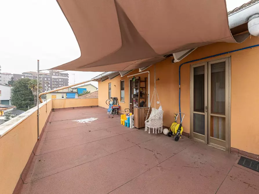 Immagine 20 di Villa in vendita  in via Piave a Corsico