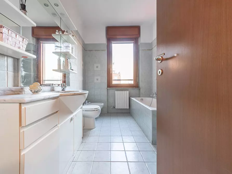 Immagine 26 di Appartamento in vendita  in via Ripamonti a Milano