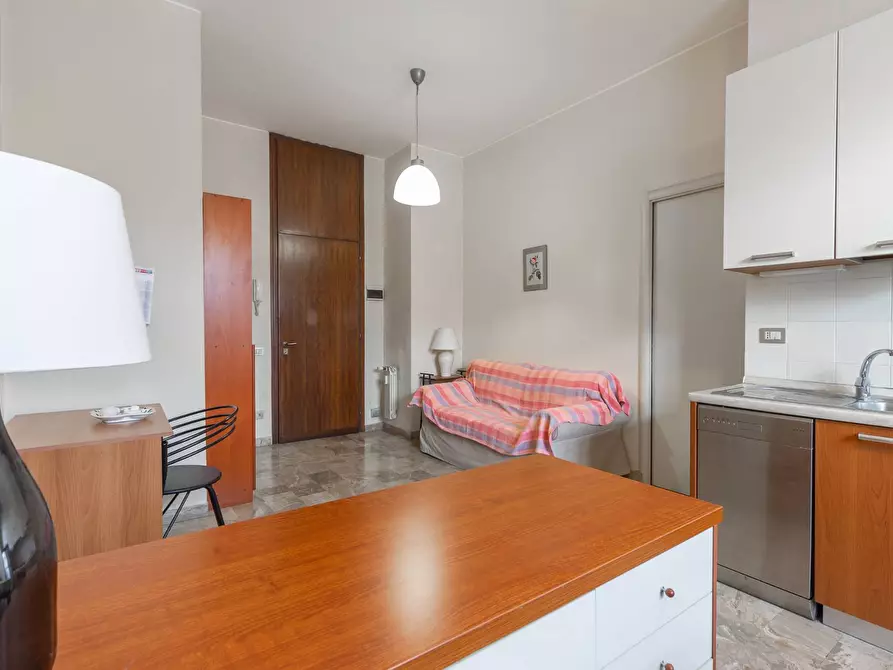 Immagine 10 di Appartamento in vendita  in Via Dei Guarneri a Milano