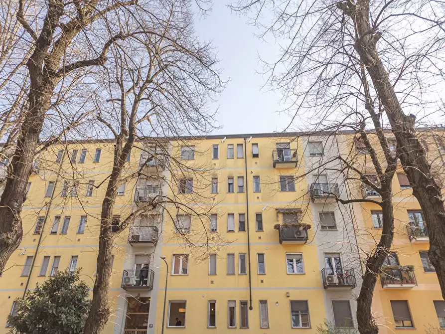 Immagine 13 di Appartamento in vendita  in via Broni a Milano
