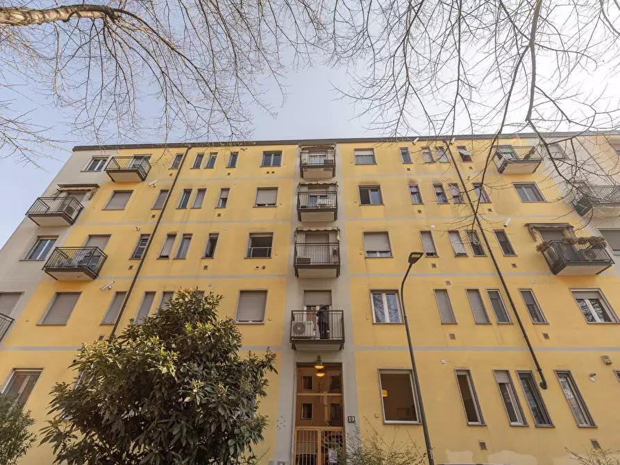 Immagine 15 di Appartamento in vendita  in via Broni a Milano