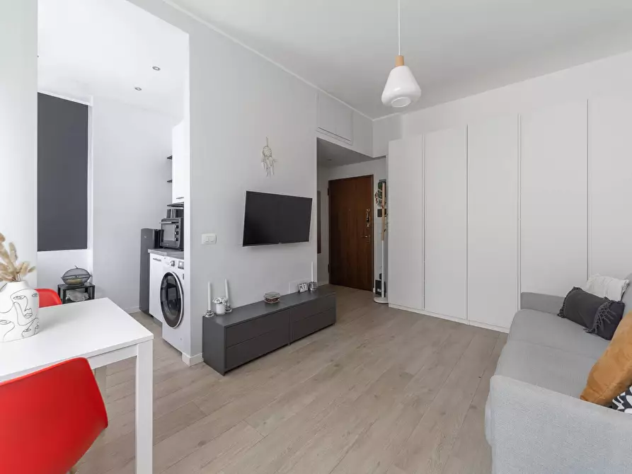 Immagine 2 di Appartamento in vendita  in via Broni a Milano