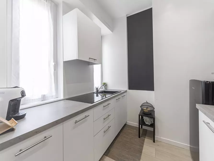 Immagine 9 di Appartamento in vendita  in via Broni a Milano