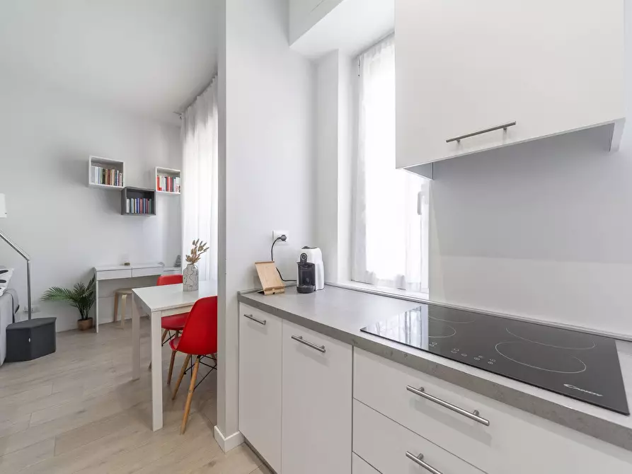 Immagine 6 di Appartamento in vendita  in via Broni a Milano