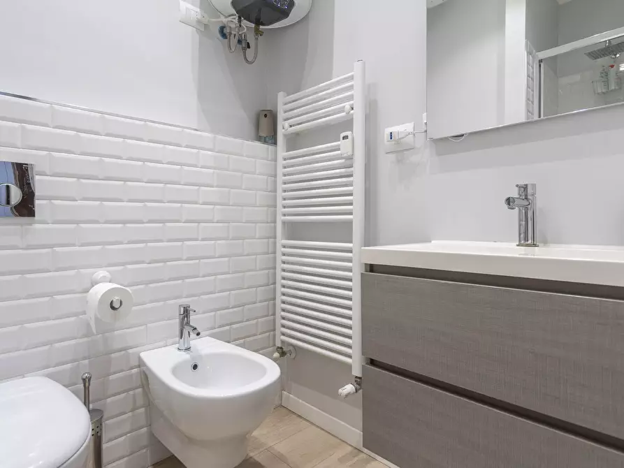 Immagine 10 di Appartamento in vendita  in via Broni a Milano